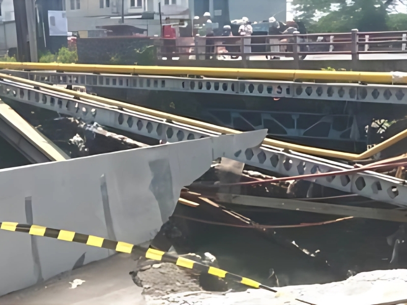 Pekerjaan Pengamanan Pipa Dia. 10 Inch dan Pengangkutan Pipa Dia 6 Inch Akibat Erosi pada Jembatan Pomad Bogor 