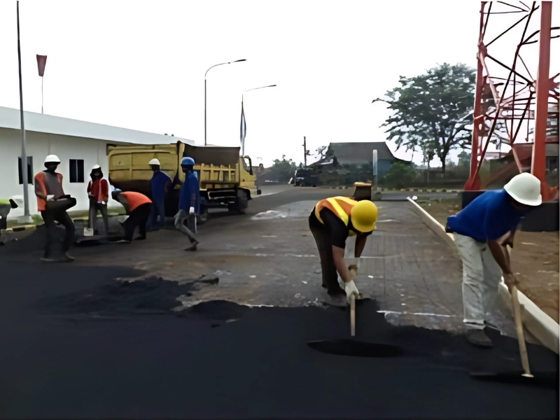 Pekerjaan Pengaspalan area Offtake Cikande 2